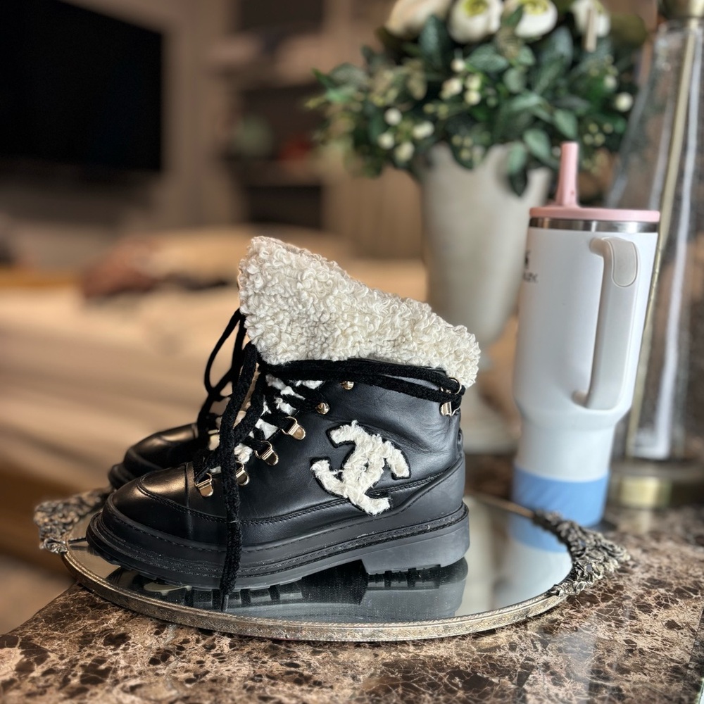 Chanel 2020 CC Sheepskin Shearling Snow Winter Boots